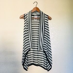 Sleeveless cardigan